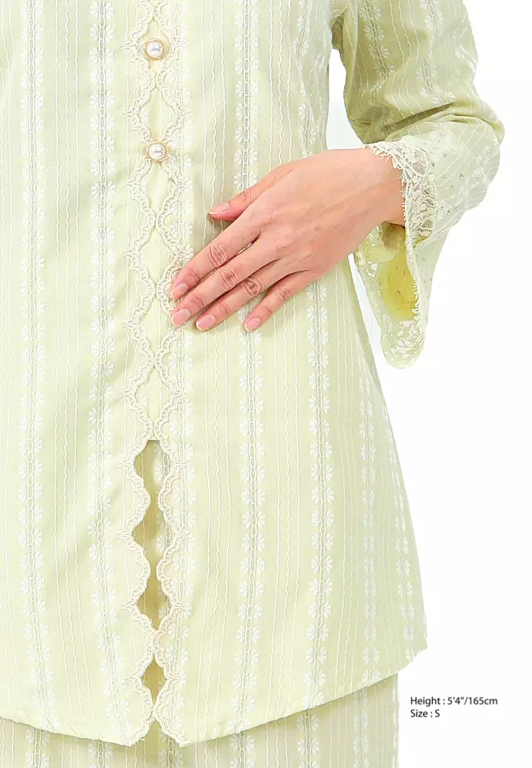 Elegant Emerald Kurung - Image 2