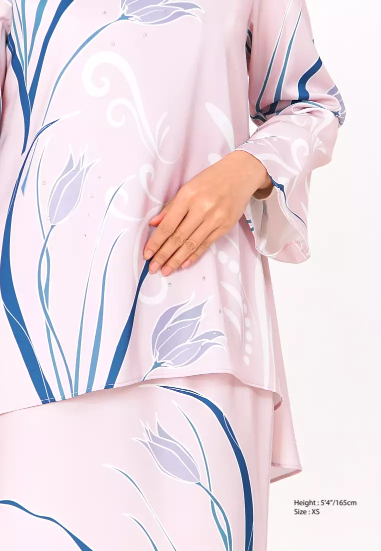 Elegant Flower Batik Kurung Set - Image 2